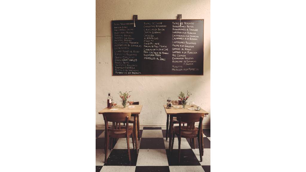 Taberna una más
